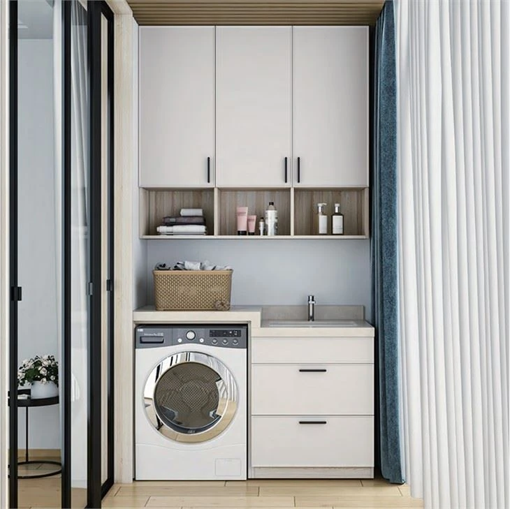 Heller Balkonschrank