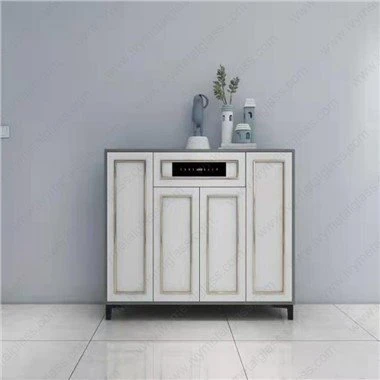 Schuhschrank aus Aluminium