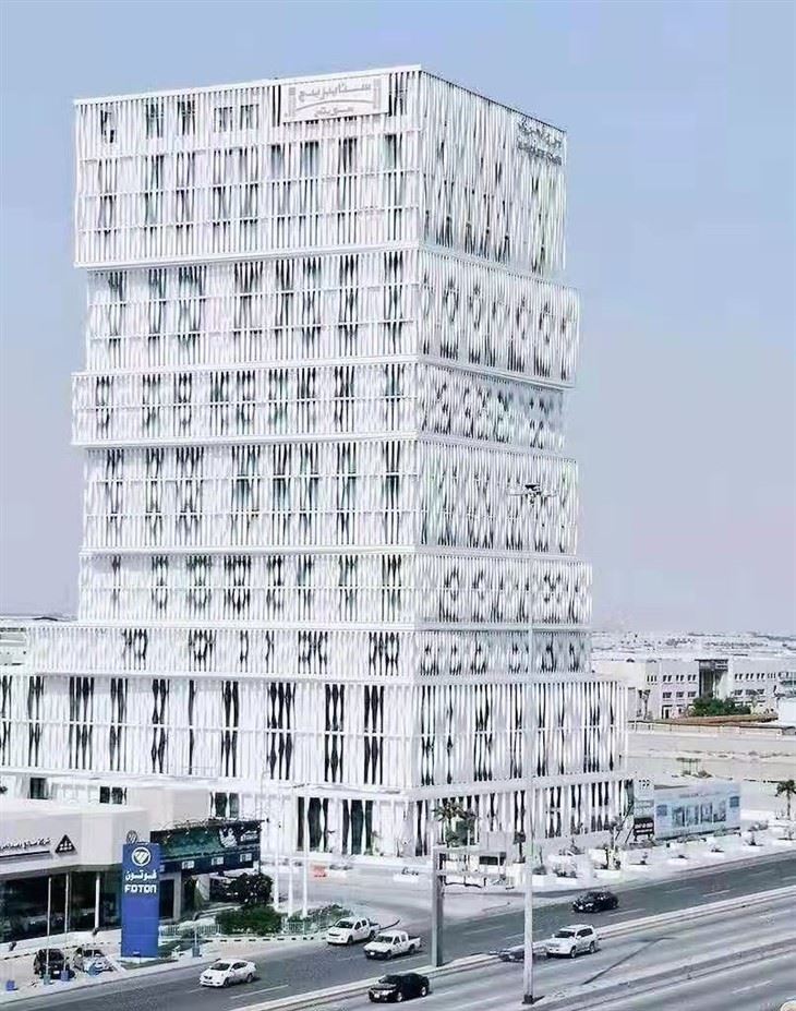 Luxus-Einkaufszentrum, 5-Sterne-Hoteldekoration, Aluminium-Deckenplatte, verdrehte Wandverkleidung