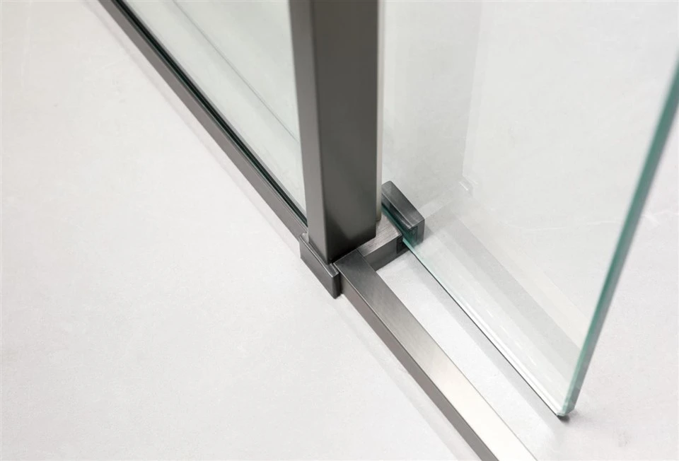 Rectangular Handle Sliding Glass Door Shower Room